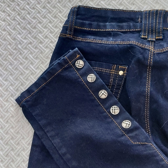 Genuine Burberry dark wash skinny jeans - Picture 11 of 11